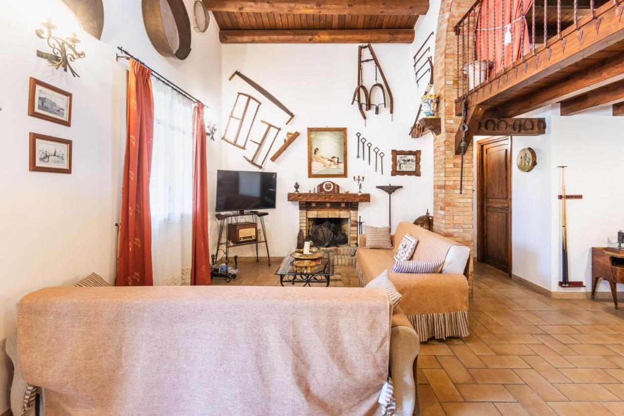 Villa Suq With Pool, Parking & Wifi 노토 외부 사진